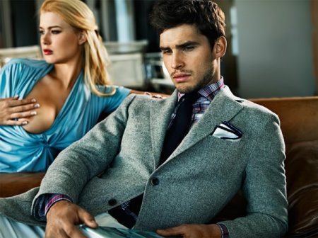 Реклама мужской одежды Suit Supply