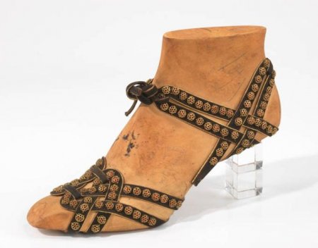 Женская обувь из 1939 года