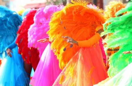 Красочный карнавал в Рио-де-Жанейро