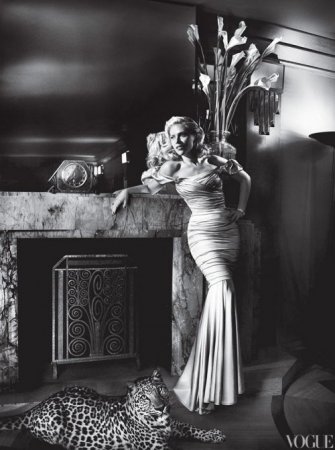 Скарлетт Йоханссон в фотосессии для журнала Vogue US