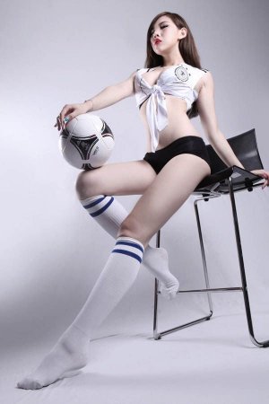 Сексуальные китайские модели для Евро-2012