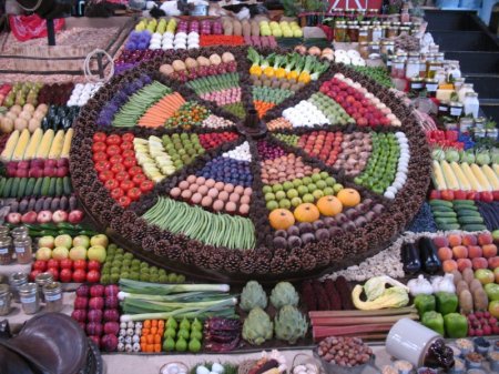 Яркие овощные мозаики на ярмарках