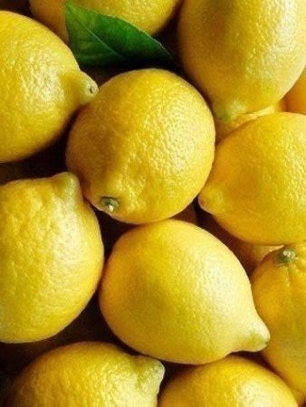 Желтые лимоны